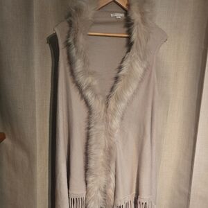 Cato Cream Sleeveless Cardigan with Faux Fur Trim